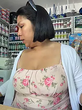 Snapshot of ISABELLA__LUNA chatting on July 17, 2:03 pm ISABELLA LUNA online show from July 17, 2:03 pm