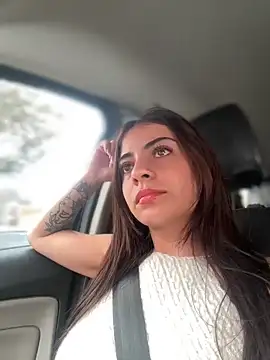 Hanna Cruz  online show from June 6, 5:18 pm
