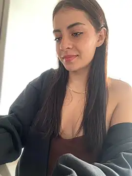 Hanna Cruz  online show from May 30, 4:01 pm
