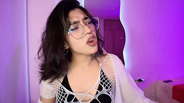 Snapshot of Alejaa_storm chatting on June 10, 1:12 pm Alejaa storm online show from June 10, 1:12 pm