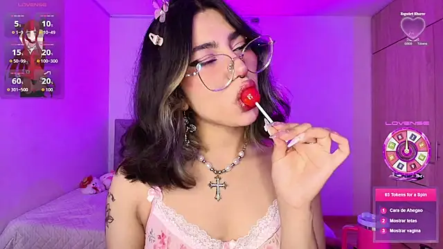 Snapshot of Alejaa_storm chatting on June 26, 1:50 pm Alejaa storm online show from June 26, 1:50 pm