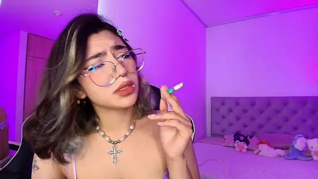 Snapshot of Alejaa_storm chatting on June 21, 4:57 pm Alejaa storm online show from June 21, 4:57 pm
