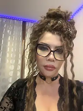 JessicaNichols  online show from May 20, 3:20 pm