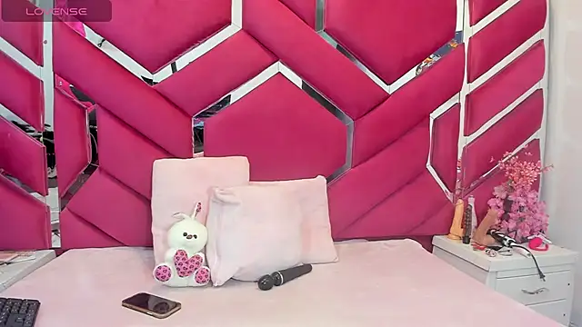 Emmy Sweet 69 online show from July 4, 1:26 pm