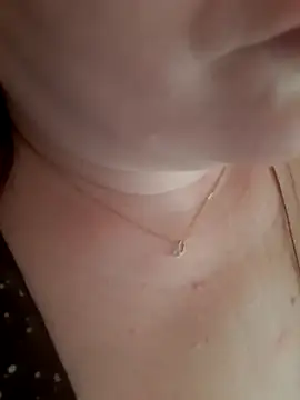 Snapshot of LiliDeBonnet chatting on May 21, 5:38 am LiliDeBonnet online show from May 21, 5:38 am