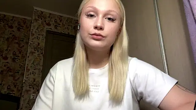 ItsMeliss online show from May 21, 2:03 pm