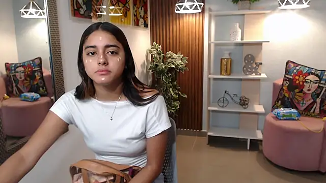 Snapshot of _Lucy_Grey_ chatting on June 17, 11:09 am Lucy Grey online show from June 17, 11:09 am