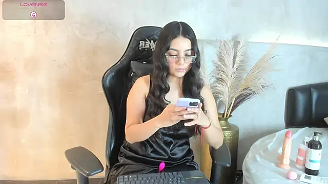 Alana cutte online show from May 24, 4:12 am