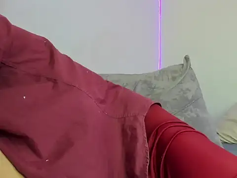 Snapshot of skoook_gray_ chatting on May 26, 5:33 pm skoook gray online show from May 26, 5:33 pm