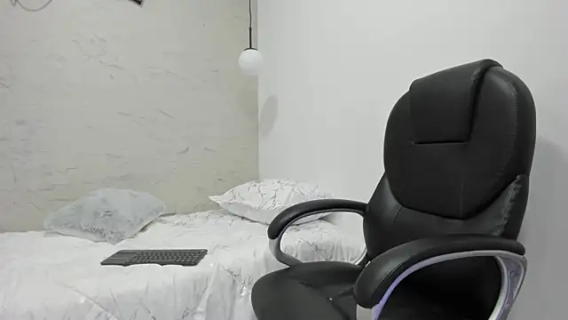 HannahMillers online show from June 14, 3:24 pm