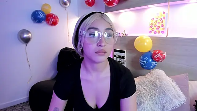 Nina-Mars online show from June 25, 1:38 pm