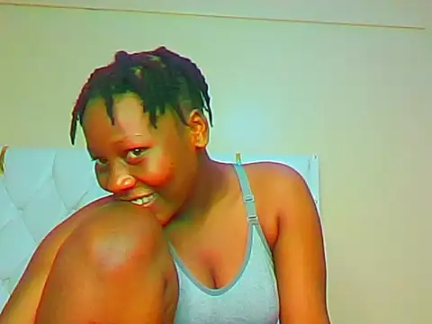 spicyboobs66 online show from May 22, 9:24 pm
