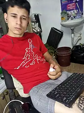 Snapshot of tom_latin chatting on July 16, 3:14 am tom latin online show from July 16, 3:14 am