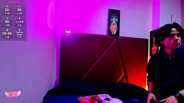 Snapshot of Chlloe_Fox chatting on June 10, 7:59 pm Chlloe Fox online show from June 10, 7:59 pm