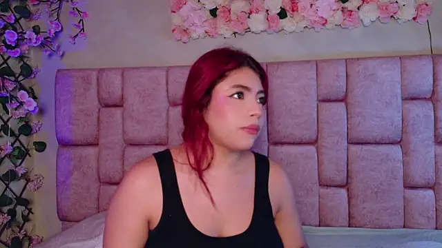 Snapshot of Brit_cherry chatting on June 22, 5:48 am Brit cherry online show from June 22, 5:48 am