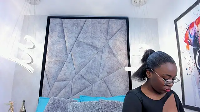 ZoeBrowns online show from June 3, 11:33 am