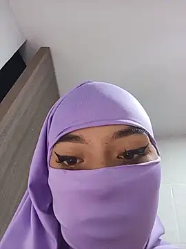 Snapshot of Samira_1 chatting on June 17, 10:08 pm Samira 1 online show from June 17, 10:08 pm