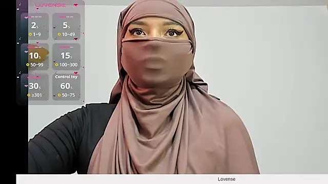 Snapshot of Samira_1 chatting on May 25, 8:07 pm Samira 1 online show from May 25, 8:07 pm