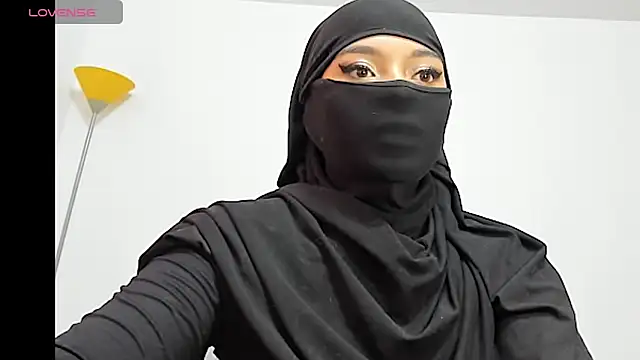 Snapshot of Samira_1 chatting on May 23, 8:19 pm Samira 1 online show from May 23, 8:19 pm