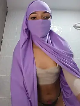 Snapshot of Samira_1 chatting on June 23, 11:14 pm Samira 1 online show from June 23, 11:14 pm