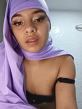 Snapshot of Samira_1 chatting on July 2, 3:45 am Samira 1 online show from July 2, 3:45 am