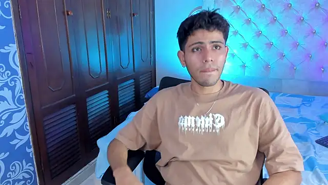 hunterwest06 online show from May 21, 3:20 pm