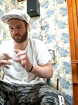 Snapshot of SteelSling6 chatting on May 30, 6:35 pm SteelSling6 online show from May 30, 6:35 pm
