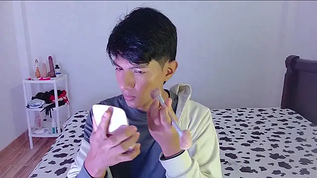 Snapshot of phuwin_bj chatting on July 8, 11:00 am phuwin bj online show from July 8, 11:00 am