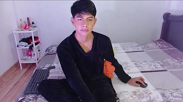 Snapshot of phuwin_bj chatting on July 9, 6:47 am phuwin bj online show from July 9, 6:47 am