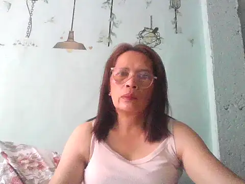 momshe2026 online show from June 12, 7:39 am