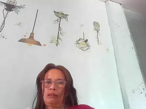 momshe2026 online show from June 17, 4:23 am