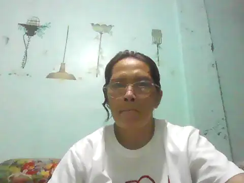 momshe2026 online show from June 15, 11:10 am