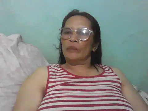 momshe2026 online show from May 28, 1:17 pm