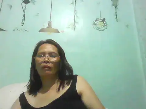 momshe2026 online show from June 8, 1:22 pm