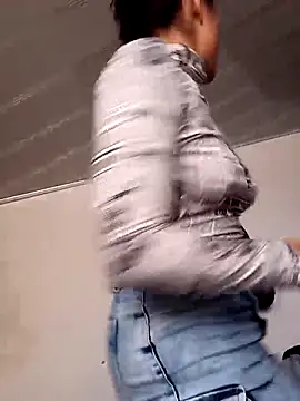 Snapshot of Perla-stone1 chatting on June 15, 9:36 pm Perla-stone1 online show from June 15, 9:36 pm