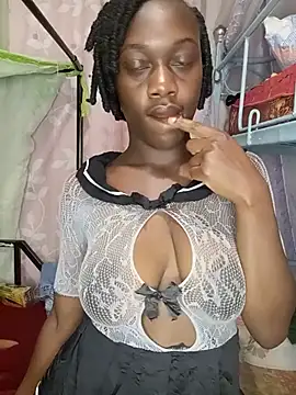 Snapshot of Paulahaze chatting on July 3, 8:15 pm Paulahaze online show from July 3, 8:15 pm