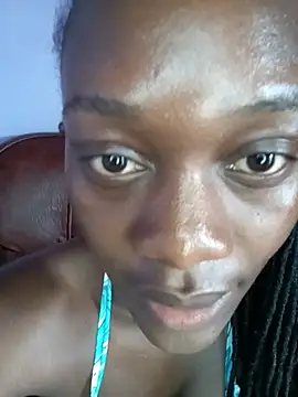 Snapshot of Paulahaze chatting on June 7, 8:19 am Paulahaze online show from June 7, 8:19 am