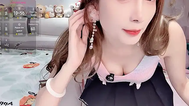 Snapshot of qiqi520ya chatting on June 24, 3:32 pm qiqi520ya online show from June 24, 3:32 pm