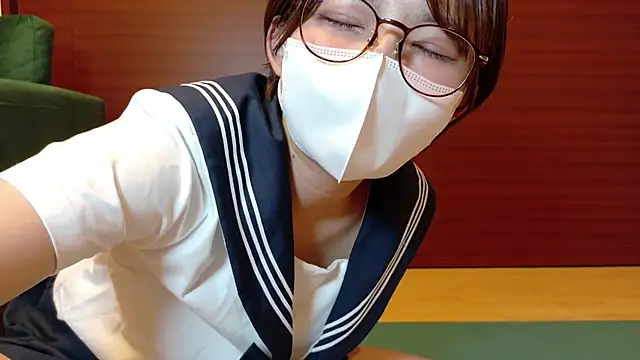 Snapshot of natusummer1919 chatting on June 2, 2:06 pm natusummer1919 online show from June 2, 2:06 pm