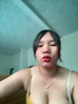 Snapshot of Suki-love chatting on June 21, 3:34 am Suki-love online show from June 21, 3:34 am