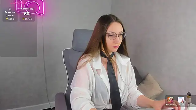 Snapshot of Alexa_Carte chatting on July 15, 3:35 am Alexa Carte online show from July 15, 3:35 am
