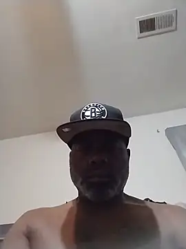 Tremainebigg online show from May 21, 1:30 pm