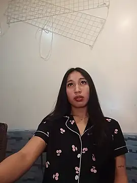 Snapshot of goddess_ashanti chatting on June 30, 2:11 am goddess ashanti online show from June 30, 2:11 am