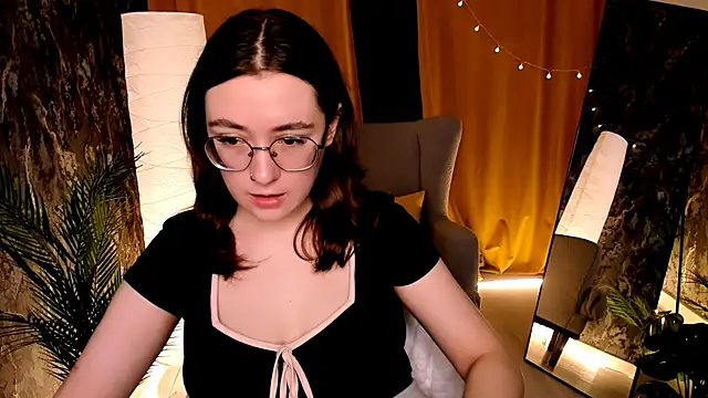 Snapshot of polly_pop_ chatting on June 30, 3:06 am polly pop online show from June 30, 3:06 am