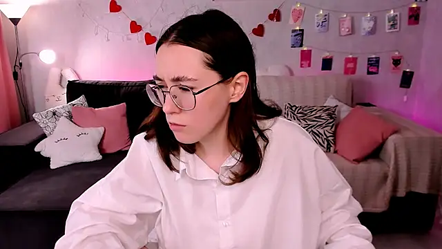 Snapshot of polly_pop_ chatting on July 15, 9:27 am polly pop online show from July 15, 9:27 am