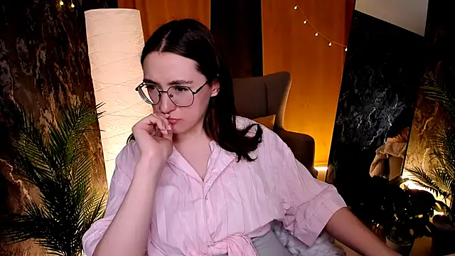 Snapshot of polly_pop_ chatting on July 18, 10:02 am polly pop online show from July 18, 10:02 am