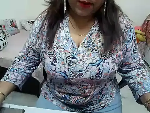 Snapshot of bavleen-kaur chatting on July 13, 2:05 pm bavleen-kaur online show from July 13, 2:05 pm