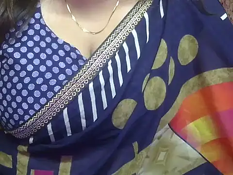 Snapshot of bavleen-kaur chatting on June 15, 3:34 pm bavleen-kaur online show from June 15, 3:34 pm