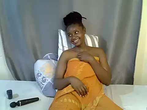 Snapshot of SexxyLindsey chatting on July 8, 11:44 am SexxyLindsey online show from July 8, 11:44 am