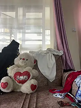 Snapshot of Sweet_Linah1 chatting on May 31, 9:26 am Sweet Linah1 online show from May 31, 9:26 am